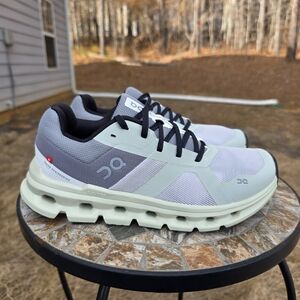 On Cloudrunner 46.99019 Frost/Aloe Running Shoes Sneakers Women Size 7.5 Worn 1x